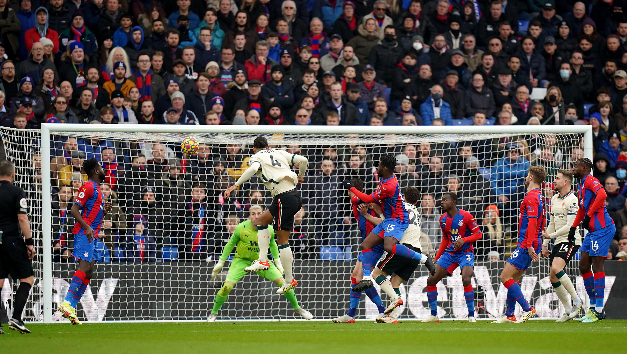 Liverpool close gap on Manchester City with victory at Crystal Palace