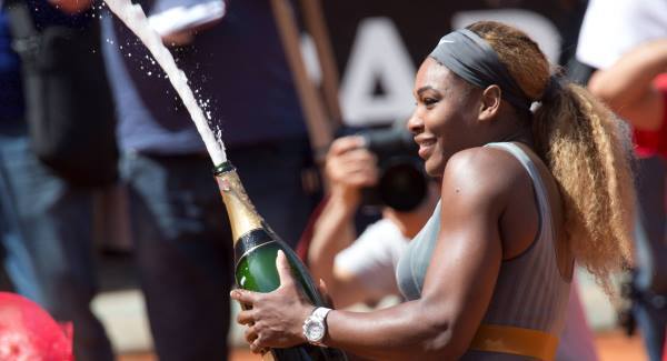 Serena profits as Errani feels pain