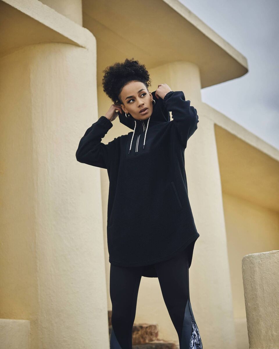 Longline borg hoodie €30 and print insert leggings €25