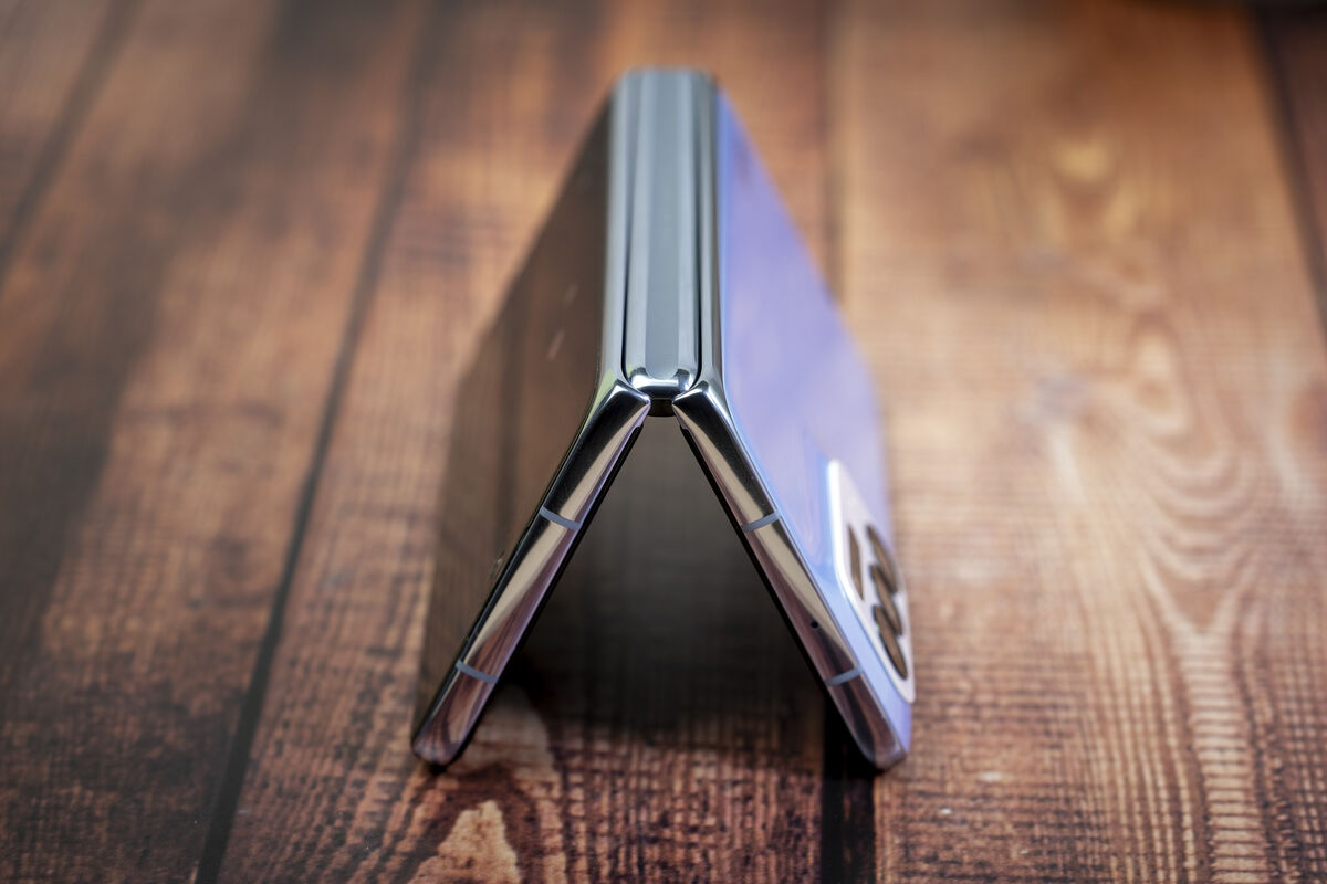 Oppo Find N foldable with a unique curved fold. Pic: Noel Campion. Oppo Find N foldable with a unique curved fold. Pic: Noel Campion.