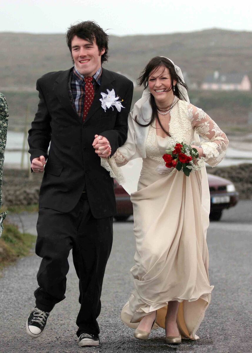 Stephen McCloskey and Yvonne Lavin who tied the knot at Fr. Ted Fest in Inis Mor. Picture: Hany Marzouk