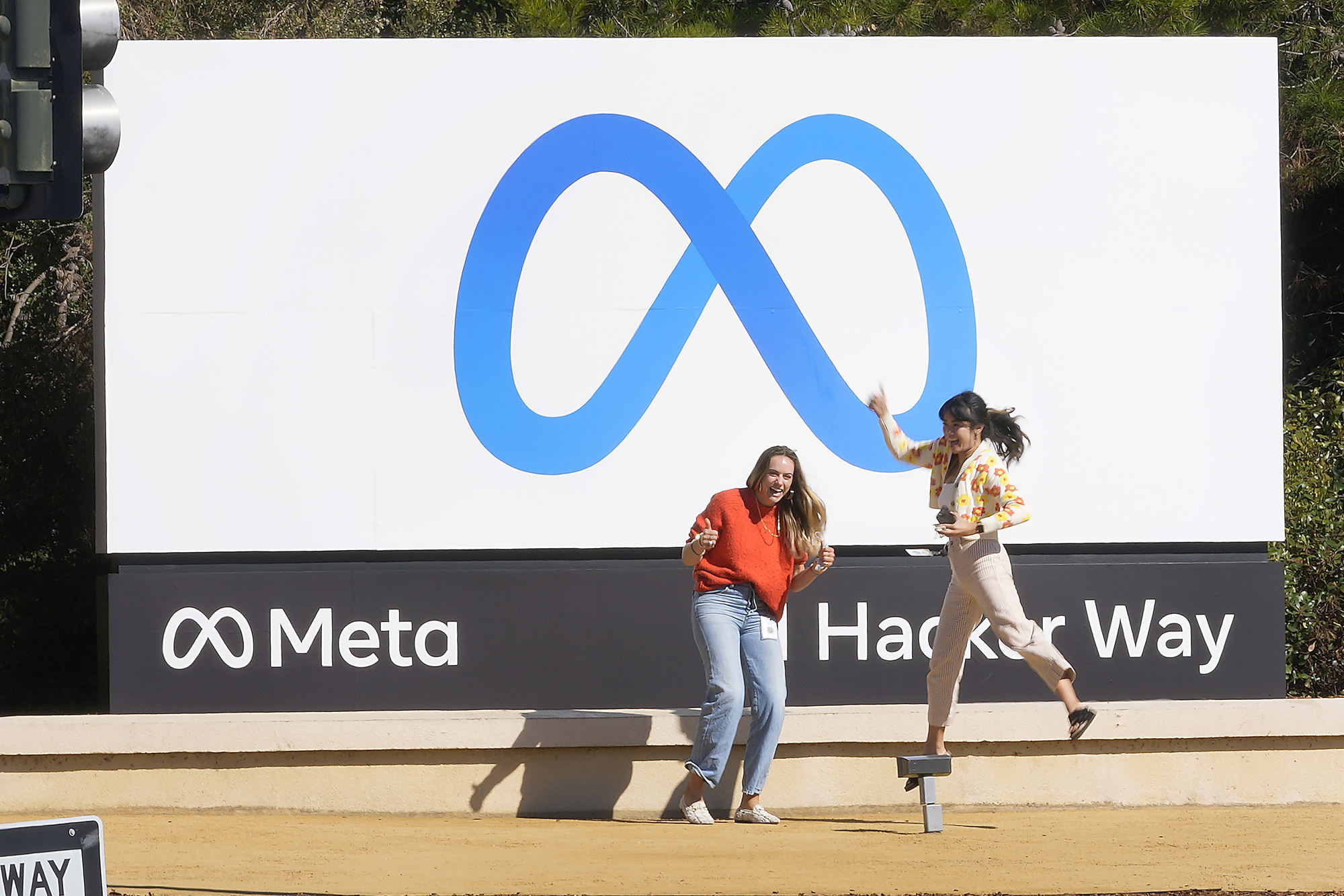 Meta shares plunge more than 20% after decline in profits