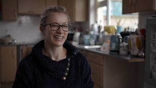 <p>While Julia Walsh loves being a mother and devotes most of her time to her children, she finds being fashionable at the same time a challenge. She loves being in the outdoors with her family, so most of the time she wears leggings and fleece jackets but wants this to change</p>