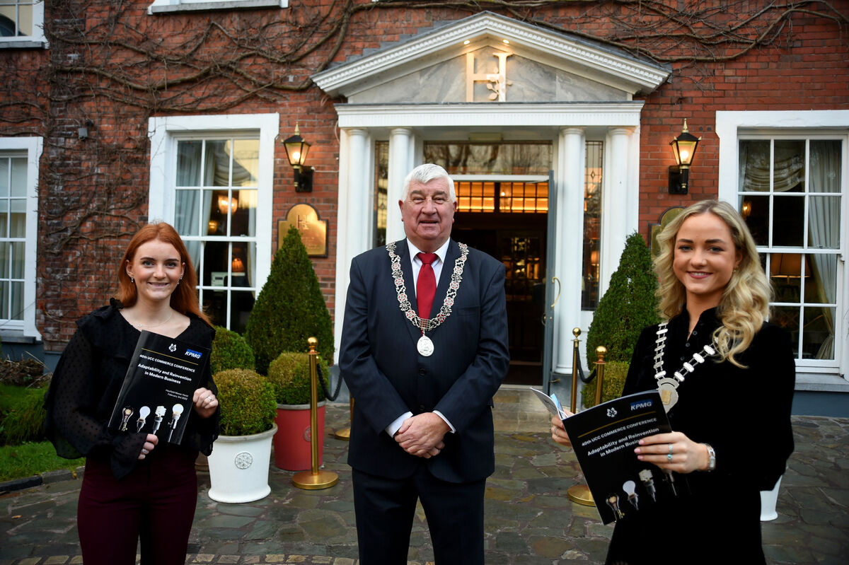 (Left to right) Isobel Carey, Vice Chairperson of UCC Commerce Society, Cllr Derry Canty and Amy Ryan, Chairperson/Auditor of UCC Commerce Society at the 40th UCC Commerce Society Annual Business Conference. Photo: Larry Cummins (Left to right) Isobel Carey, Vice Chairperson of UCC Commerce Society, Cllr Derry Canty and Amy Ryan, Chairperson/Auditor of UCC Commerce Society at the 40th UCC Commerce Society Annual Business Conference. Photo: Larry Cummins