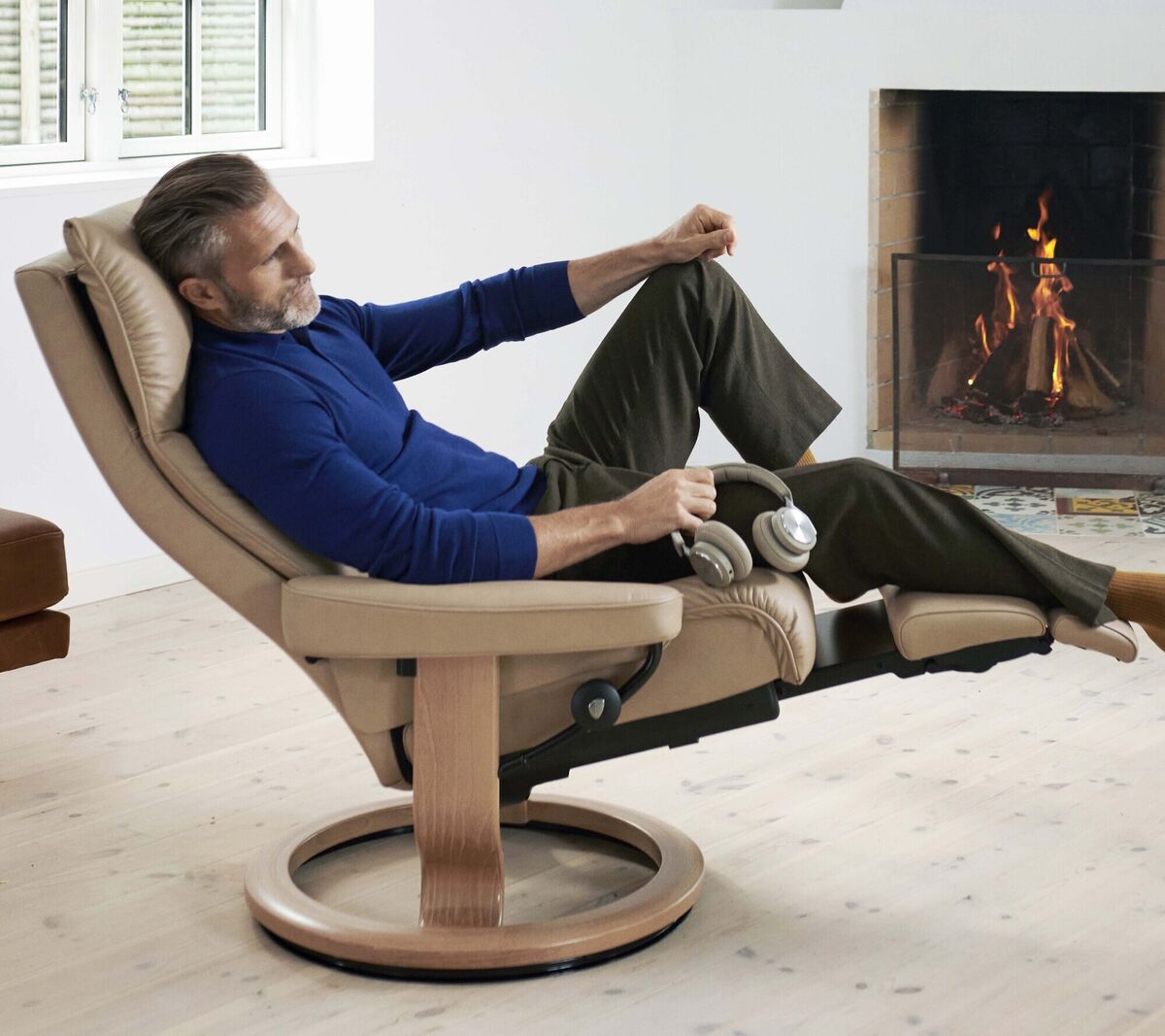The Stressless Consul, more familiar with its detached footstool, here in a powered Consul chair with rising foot support. Suppliers include Caseys Furniture, Cork. The Stressless Consul, more familiar with its detached footstool, here in a powered Consul chair with rising foot support. Suppliers include Caseys Furniture, Cork.