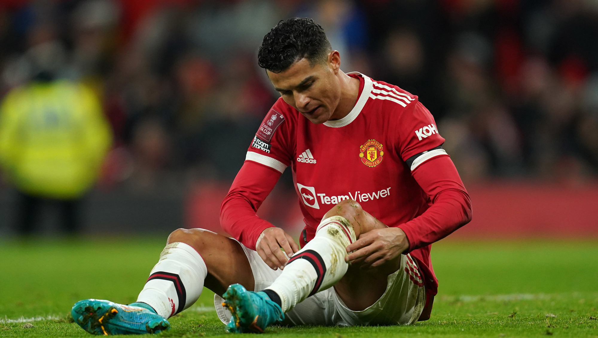 FA Cup: Middlesbrough stun Old Trafford with penalty shootout win