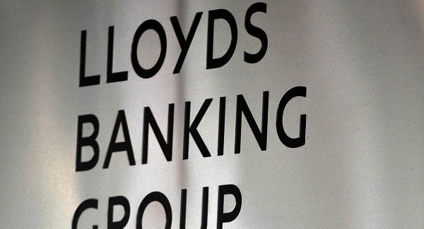 Lloyds fined £28m over bonuses