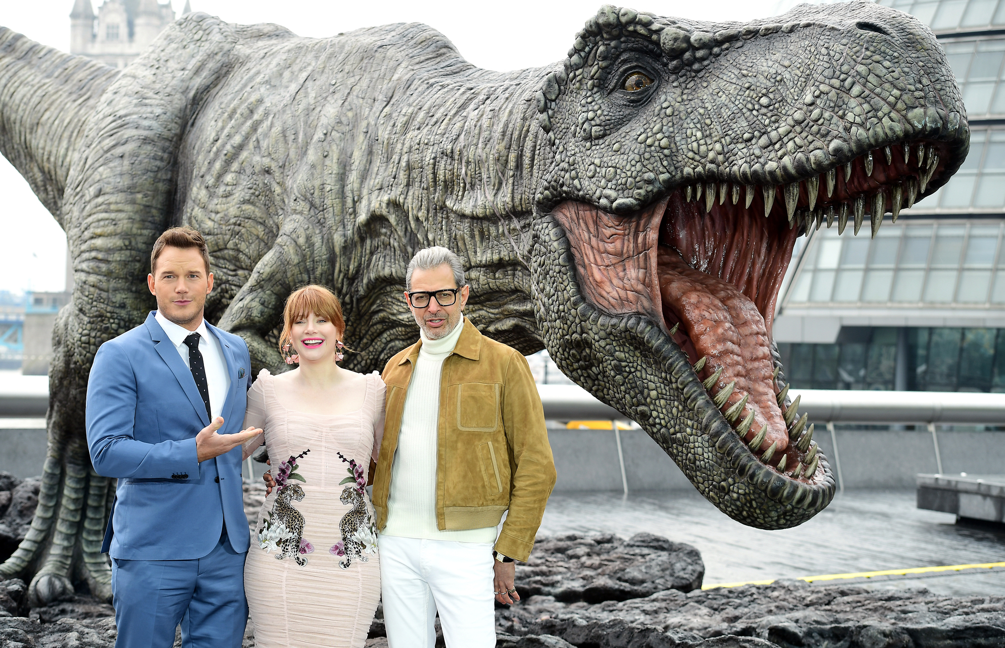Jurassic Park meets Jurassic World in first trailer for new blockbuster Dominion
