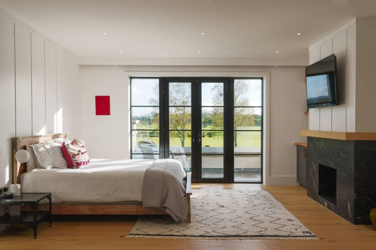 The three bedrooms are spacious. 