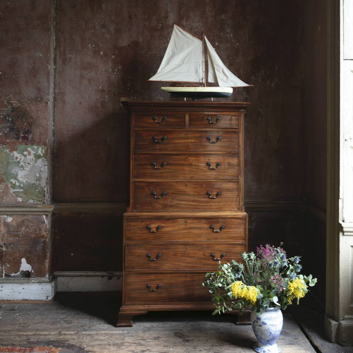A Georgian chest on chest at Adam's shown in an alcove at Henrietta Street in Dublin. A Georgian chest on chest at Adam's shown in an alcove at Henrietta Street in Dublin.
