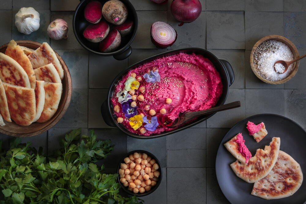Flatbread with beetroot hummus