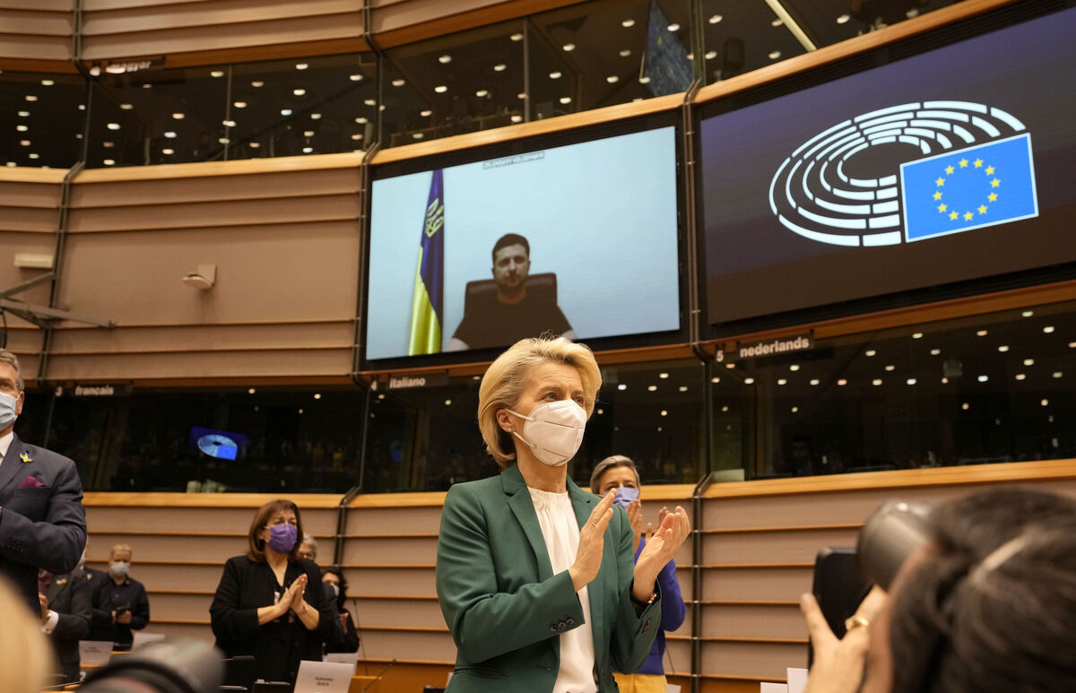 European Commission President Ursula von der Leyen applauds after an address by Ukraine's President Volodymyr Zelenskyy, via video link, during an extraordinary session on Ukraine at the European Parliament in Brussels. Picture: AP Photo/Virginia Mayo European Commission President Ursula von der Leyen applauds after an address by Ukraine's President Volodymyr Zelenskyy, via video link, during an extraordinary session on Ukraine at the European Parliament in Brussels. Picture: AP Photo/Virginia Mayo