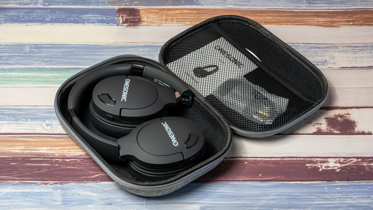 Onesonic BB-HD1 Gen 2 comes with a nice case. Pic: Noel Campion