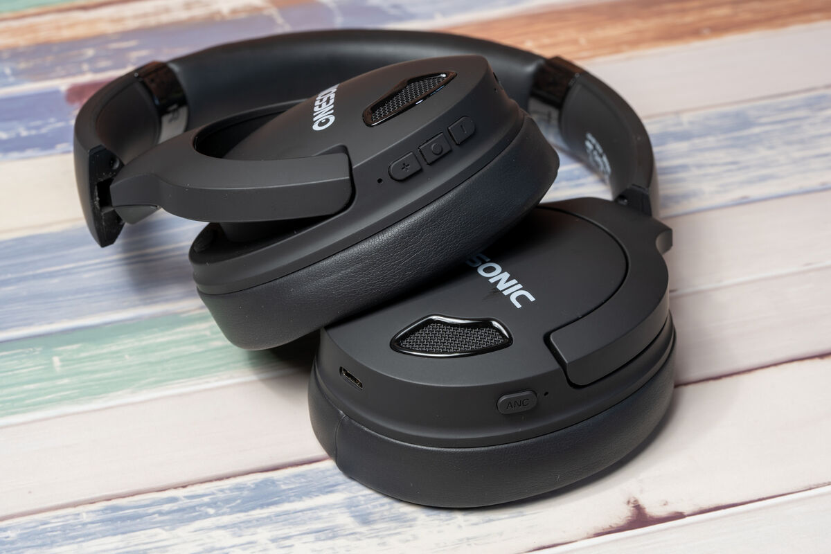 Onesonic BB-HD1 Gen 2 ANC Bluetooth headphones. Pic: Noel Campion