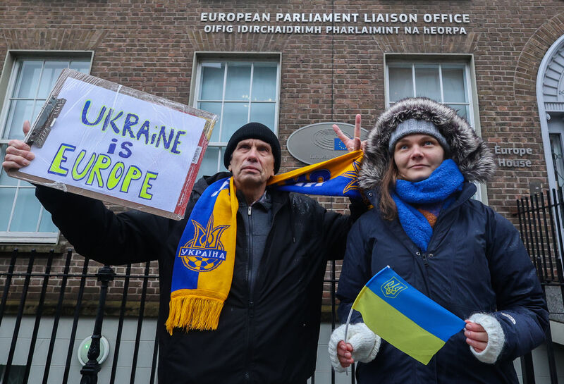 Mykola Marchenko from Kyiv has been reunited in Dublin with his daughter, Olena Marchenko. They joined other members of the Irish Ukrainian community outside the European Parliament Liaison Office in Dublin to call for the country to be admitted to the EU. 	Picture: Sam Boal/RollingNew
                    