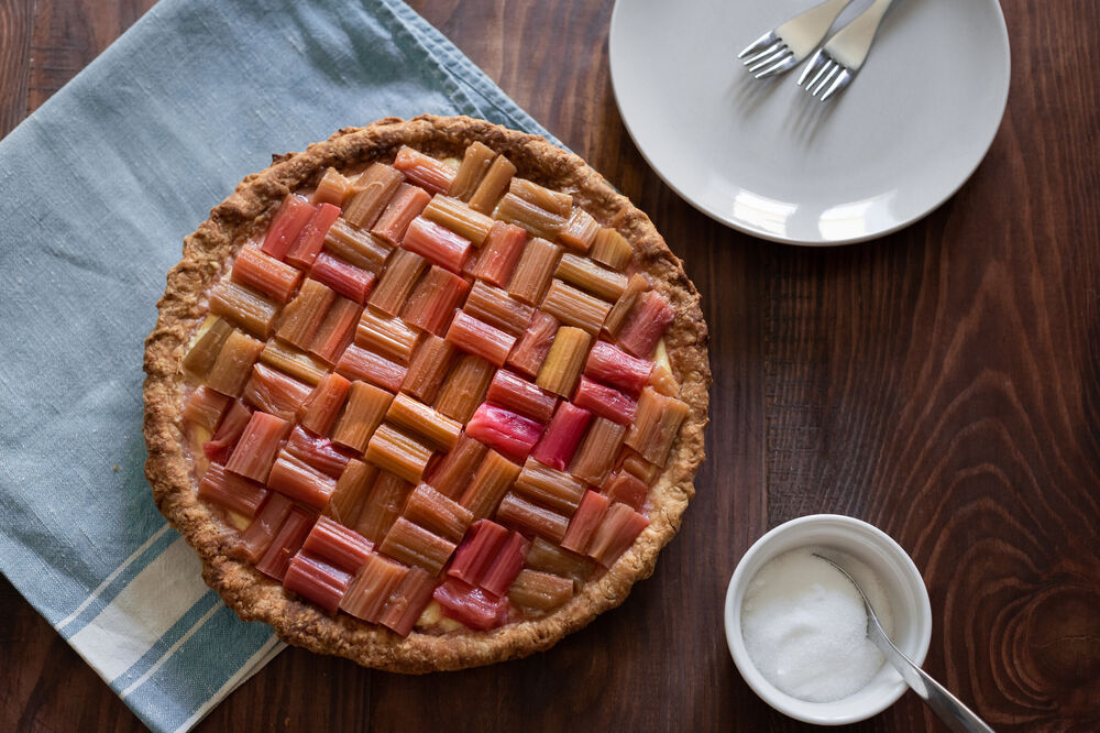 Rhubarb and mascarpone tart