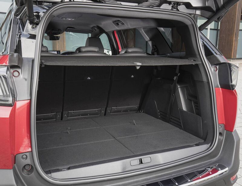 Peugeot 5008: The rear two can also be removed completely if needs be. Peugeot 5008: The rear two can also be removed completely if needs be.