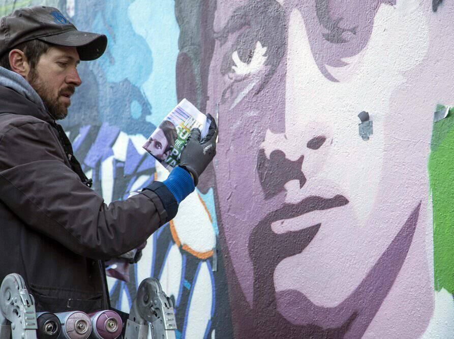  Garreth Joyce at work on his mural in 2020. Picture: Clare Keogh 