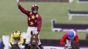 <p>MINELLA INDO and Jack Kennedy win for owner Barry Maloney and trainer Henry de Bromhead with runner up A PLUS TARD with grooms Zoe Smalley and Jason Dunphy.</p>