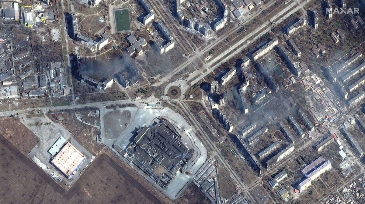 This satellite image provided by Maxar Technologies shows burning and heavily damaged apartment buildings and the destroyed Port City shopping mall in western Mariupol, Ukraine on Monday. Picture: Maxar Technologies via AP This satellite image provided by Maxar Technologies shows burning and heavily damaged apartment buildings and the destroyed Port City shopping mall in western Mariupol, Ukraine on Monday. Picture: Maxar Technologies via AP