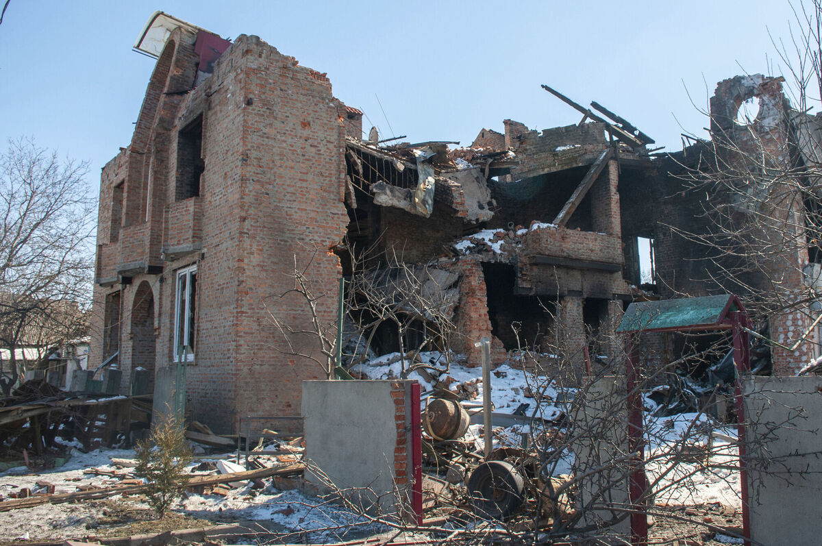 An apartments building hit by shelling is seen in Kharkiv, Ukraine, Sunday, March 20, 2022. (AP Photo/Andrew Marienko) An apartments building hit by shelling is seen in Kharkiv, Ukraine, Sunday, March 20, 2022. (AP Photo/Andrew Marienko)
