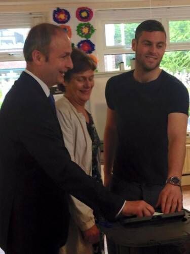 The viral picture of Micheál and his son Micheál Aodh
