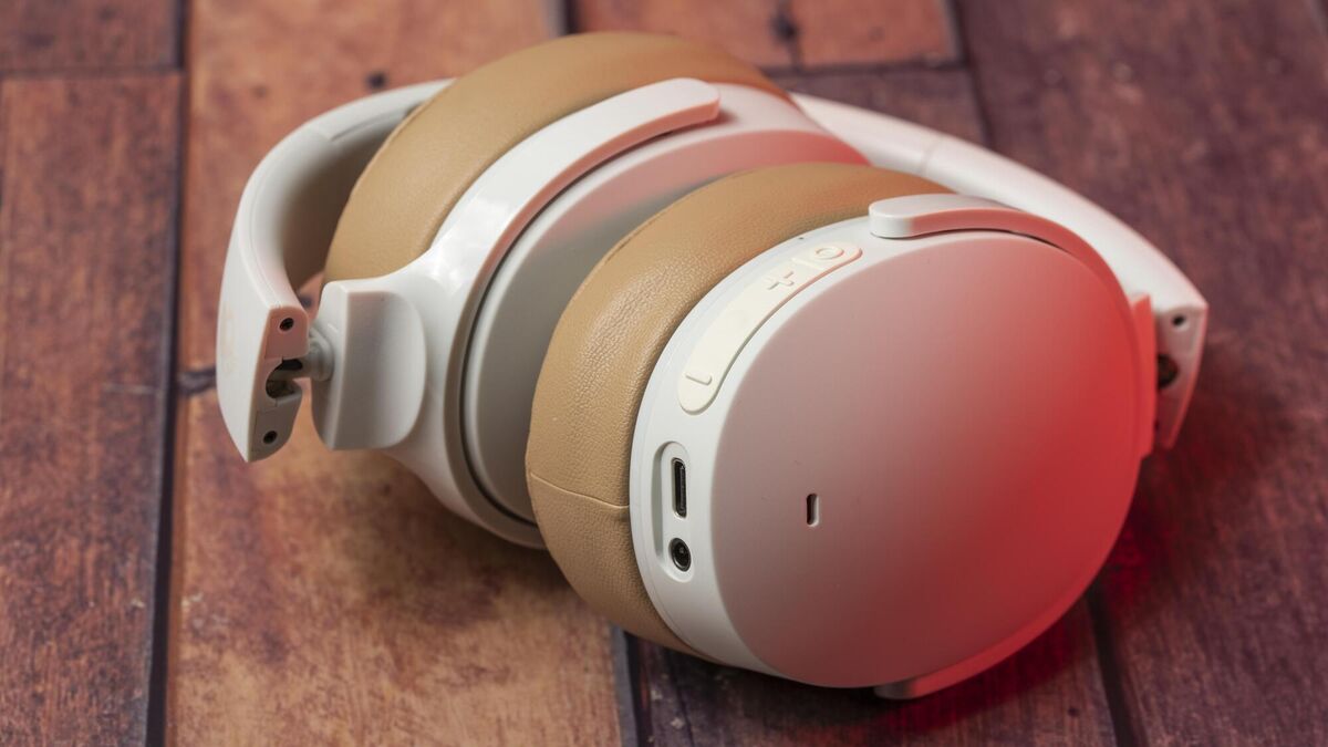 Skullcandy Hesh ANC headphones. Pic: Noel Campion.