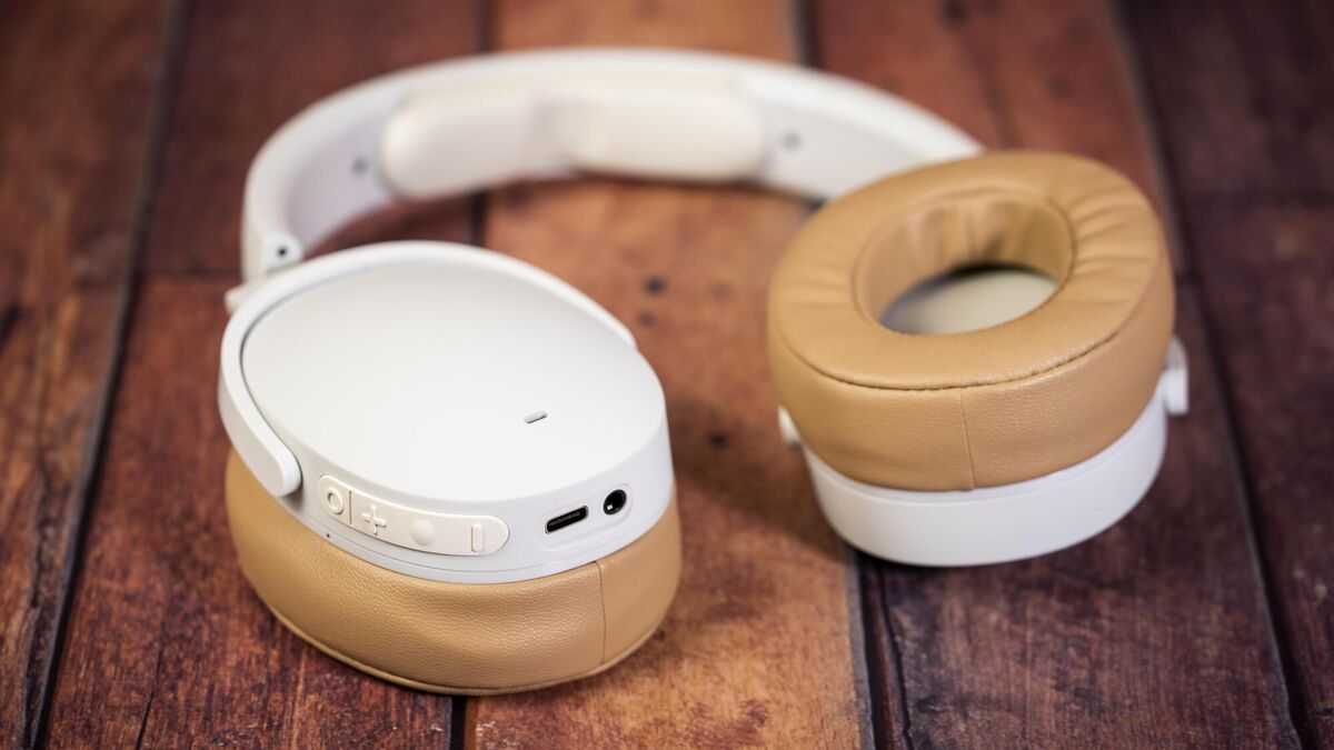 Skullcandy Hesh ANC headphones. Pic: Noel Campion.