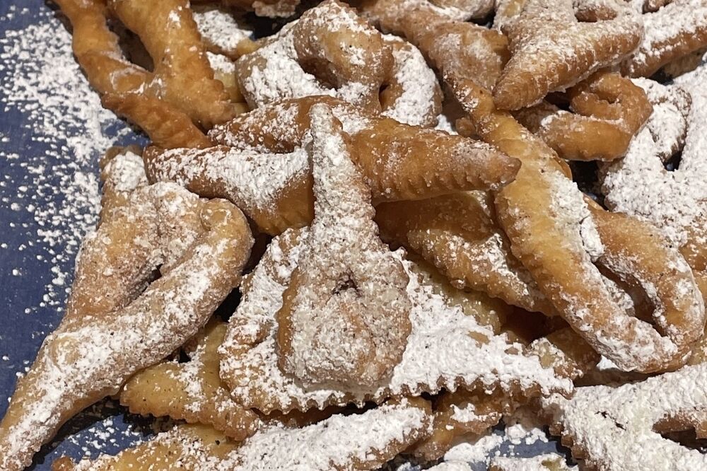 Angel's Wings - Ukrainian fried pastries with black cardamom
