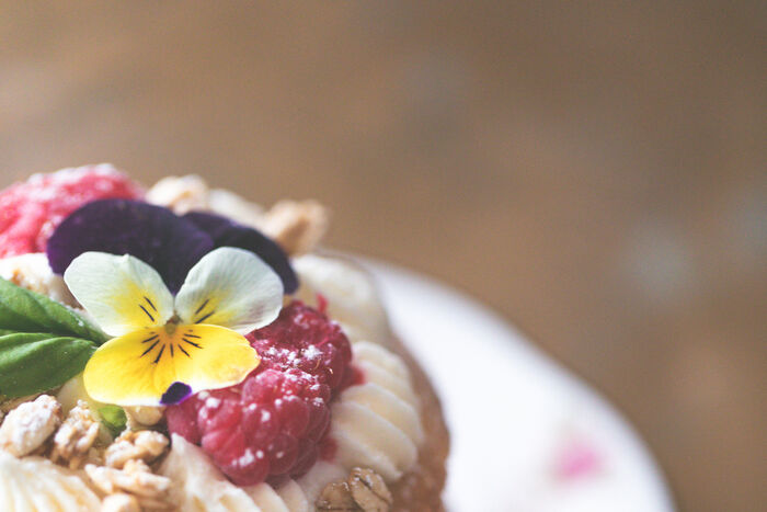 Caraway biscuits stacks with lemon filling
