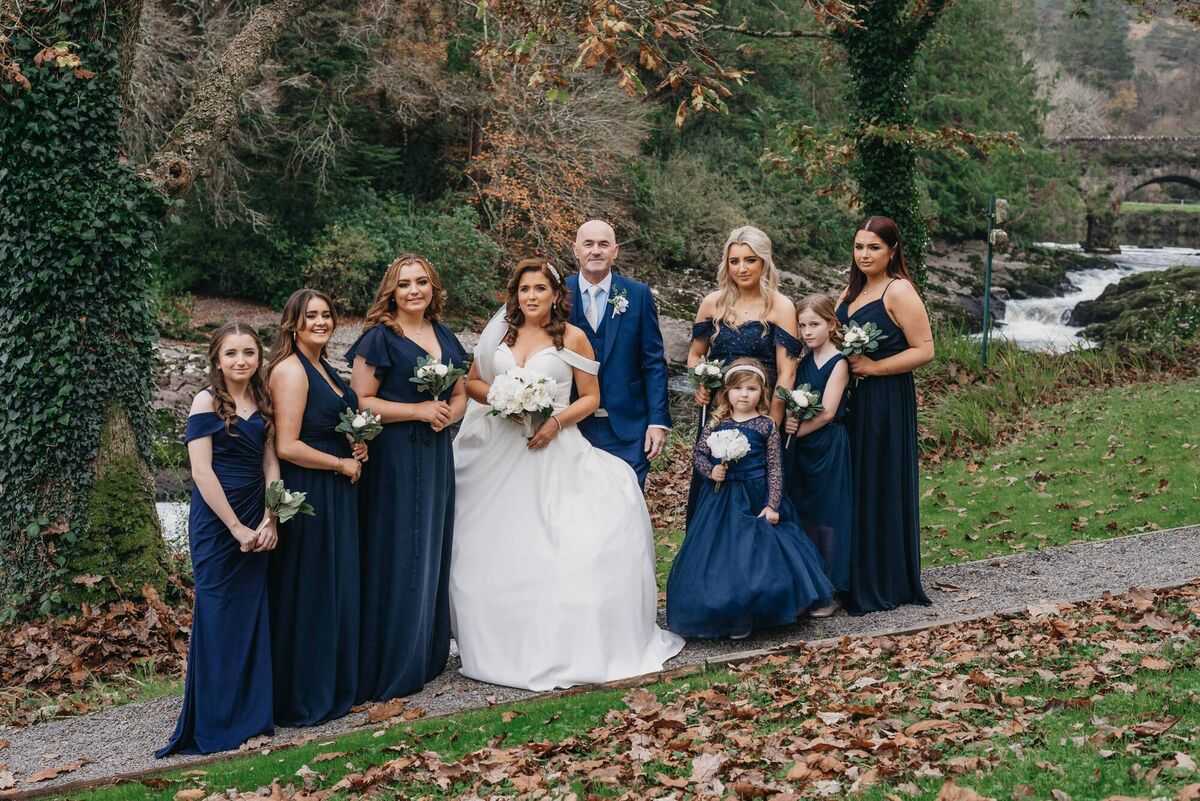 Gillian Healy and Thomas Dineen with Alex, Heather, Abi and Robyn MacNamara, Vivienne Dineen, Élena and Autumn Cronin Gillian Healy and Thomas Dineen with Alex, Heather, Abi and Robyn MacNamara, Vivienne Dineen, Élena and Autumn Cronin