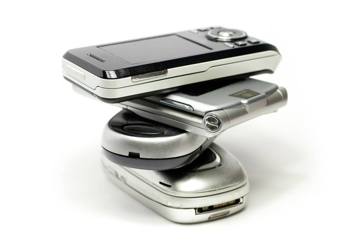 Smartphones can make people worse at performing everyday tasks. Basic orienteering skills and transport knowledge have been outsourced to apps such as Google Maps, leaving us lost and confused the moment those services fail.