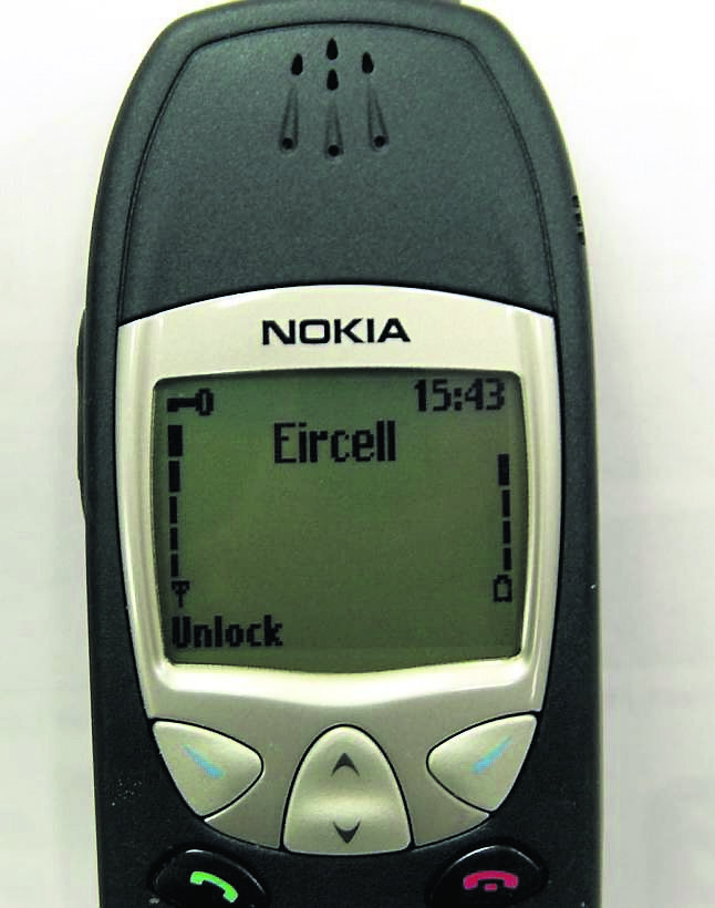 My Nokia was rejected by my mugger but people are returning to ‘dumbphones’