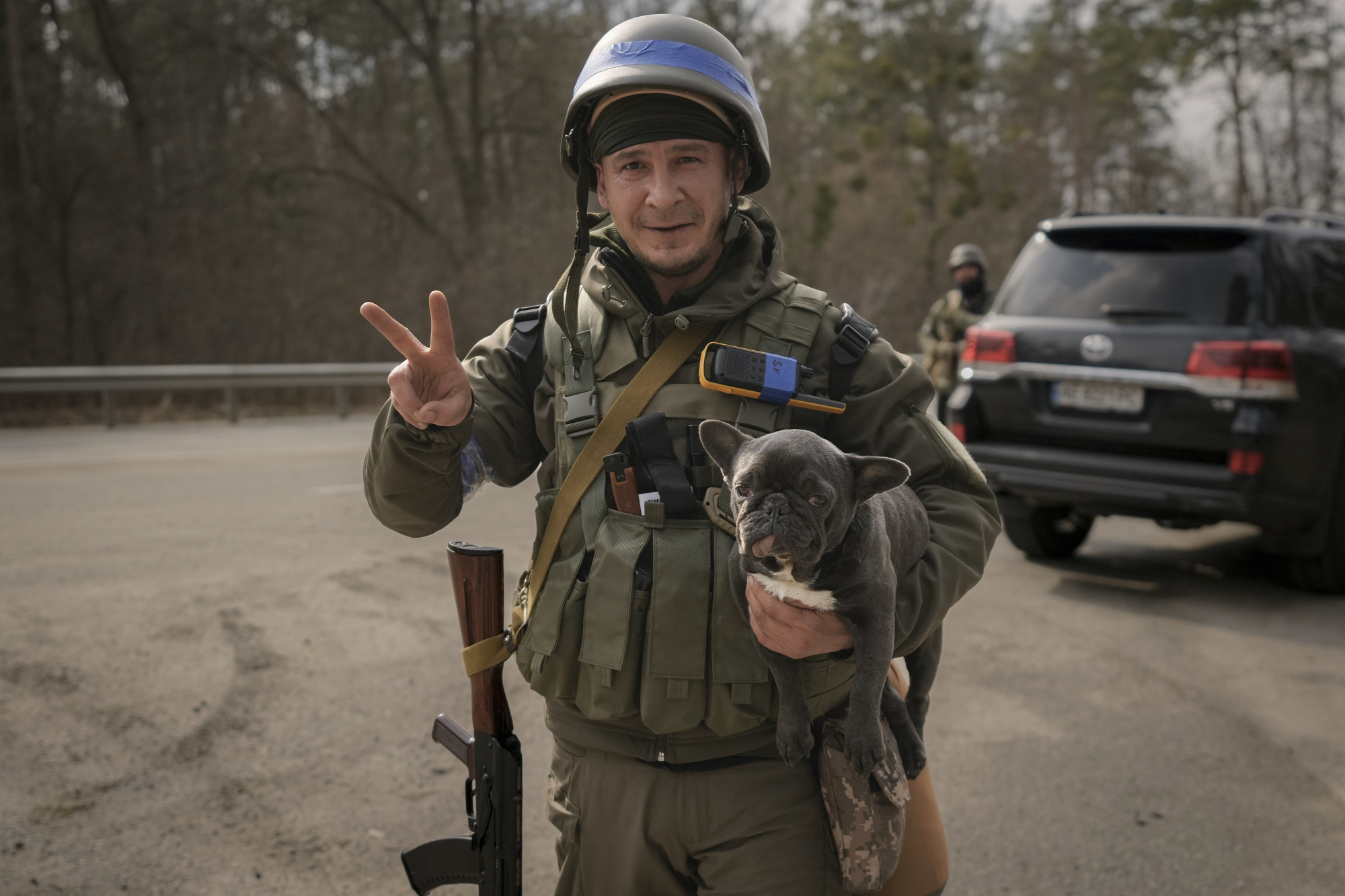 Ukraine preparing for fresh attacks as Russia withdraws forces from Kyiv