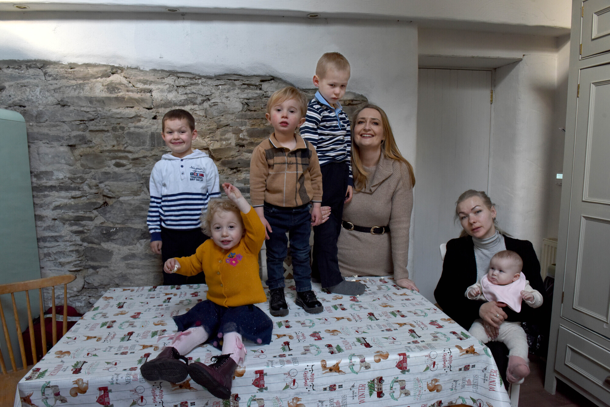 Ukrainian escape: How Irish woman rescued surrogate with help of Scottish gardeners