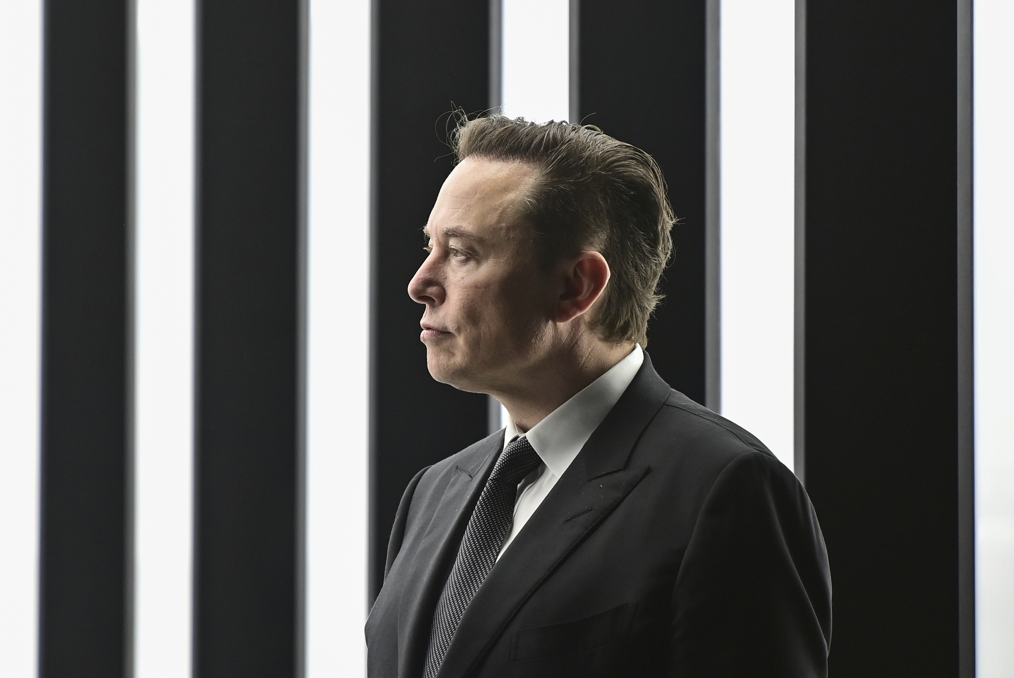 Elon Musk buys 9.2% stake in Twitter