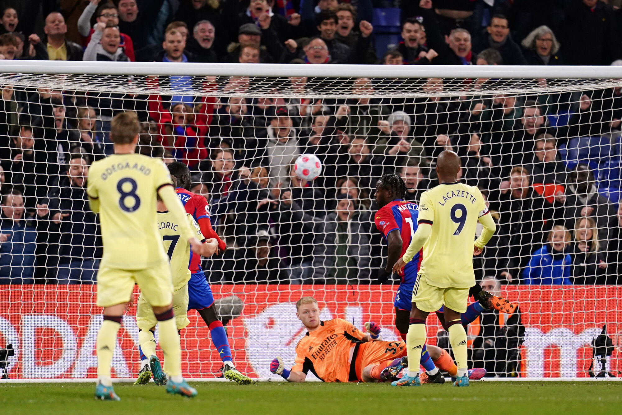 Crystal Palace dent Arsenal's top-four hopes