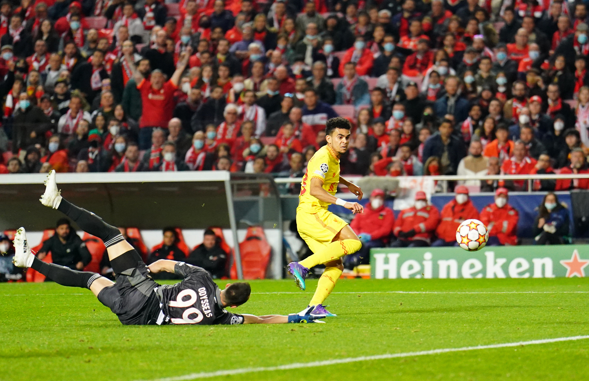 Luis Diaz’s late strike helps Liverpool take big step to last four
