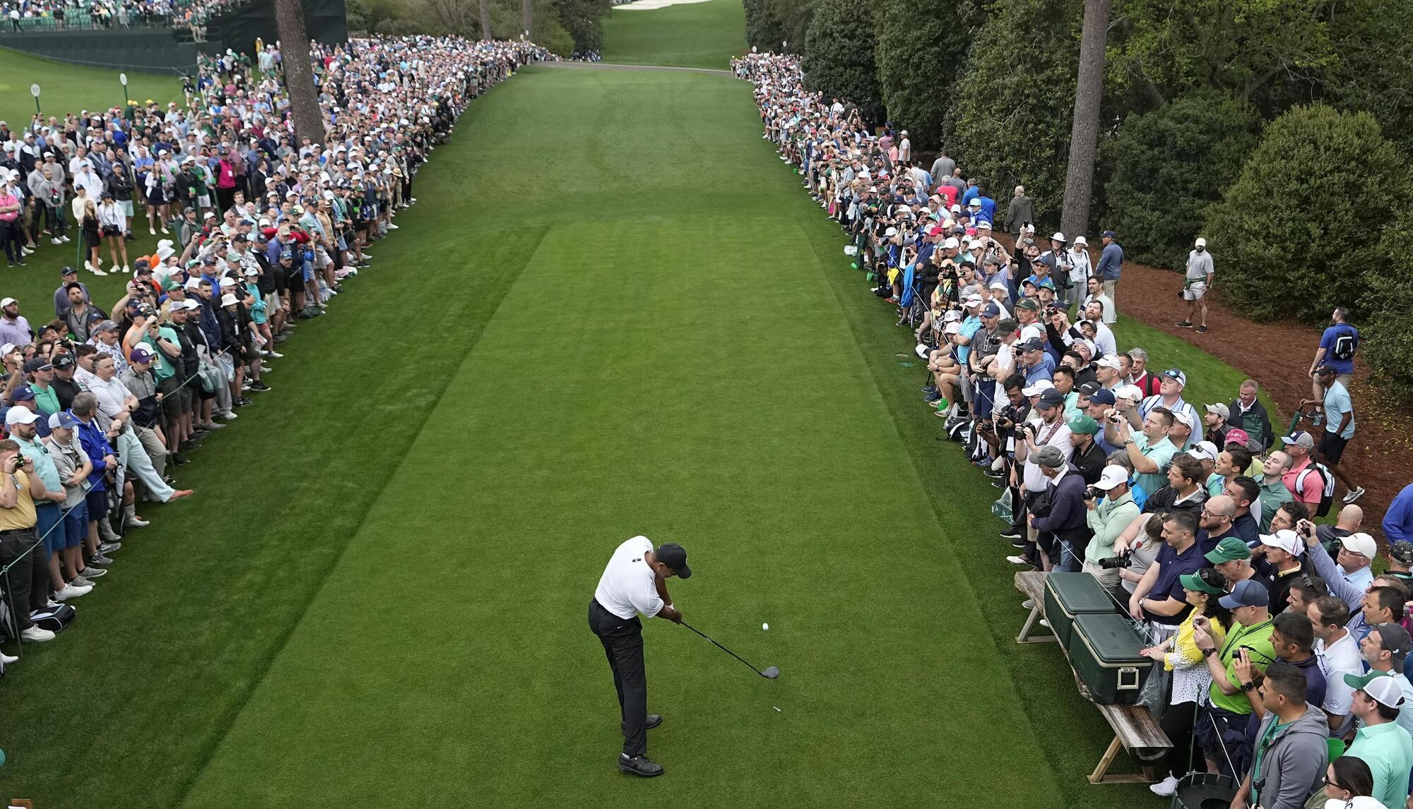 Bad weather forces delayed start at the Masters 