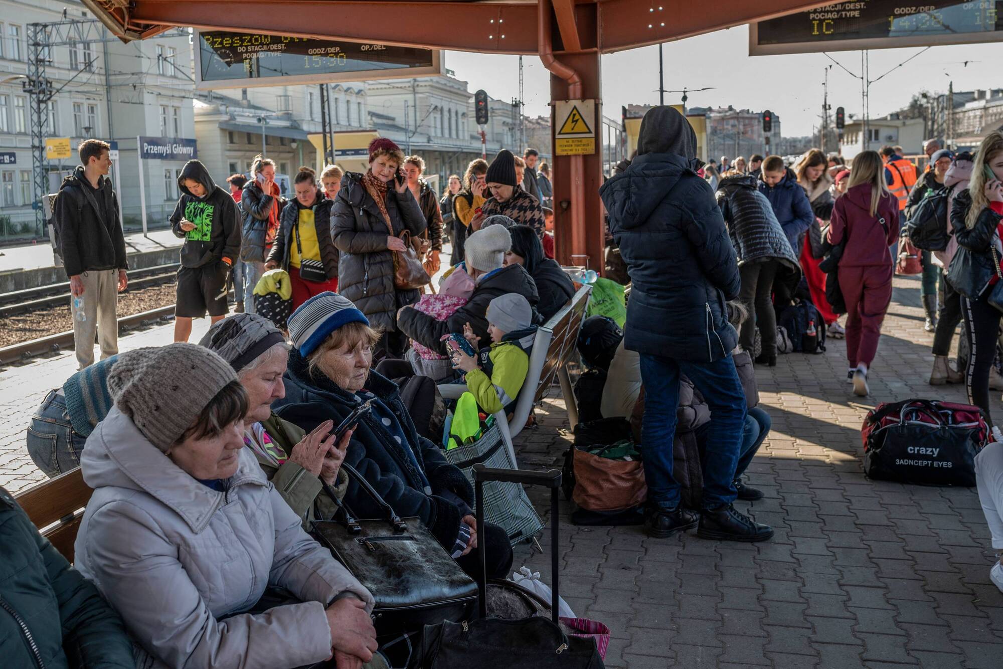 Are you hosting a Ukrainian refugee? Here's how you can provide practical support