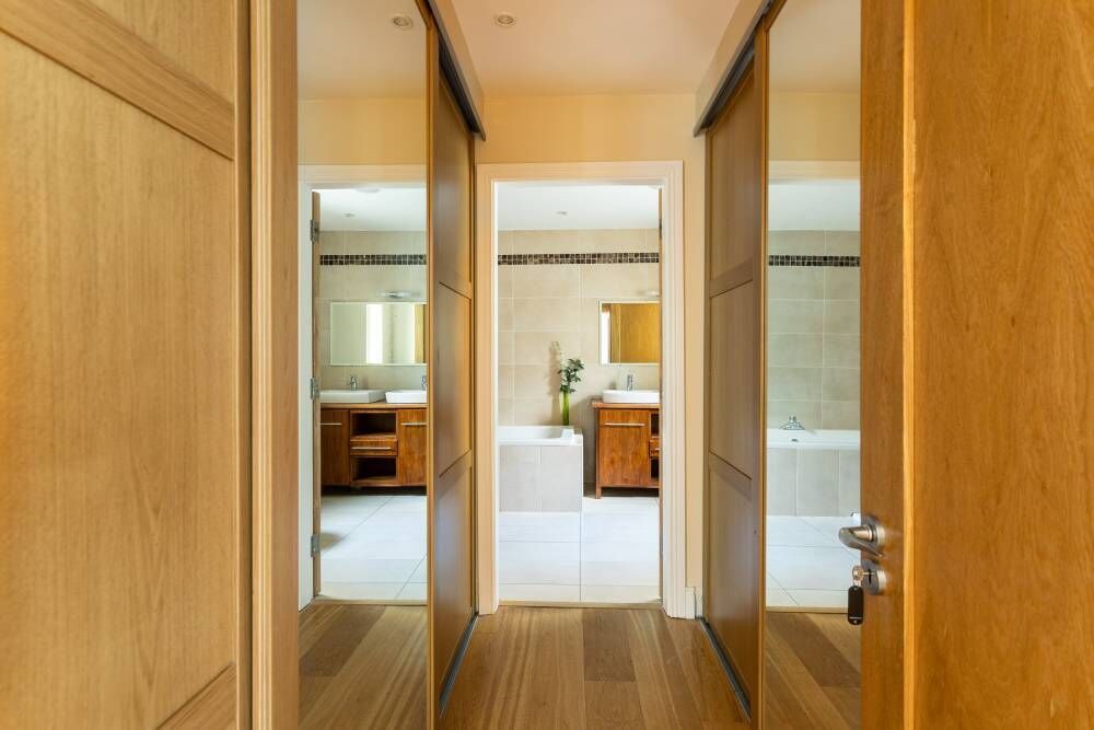 Walk in wardrobe and ensuite