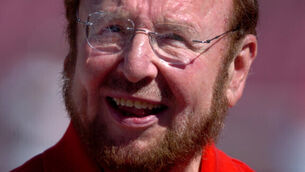 Manchester United owner Glazer dies