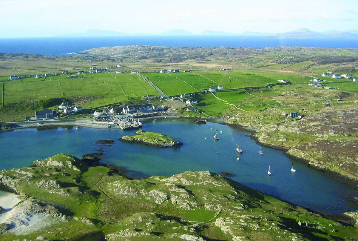 Inishbofin, haven of turquoise waters and tranquility. Inishbofin, haven of turquoise waters and tranquility.