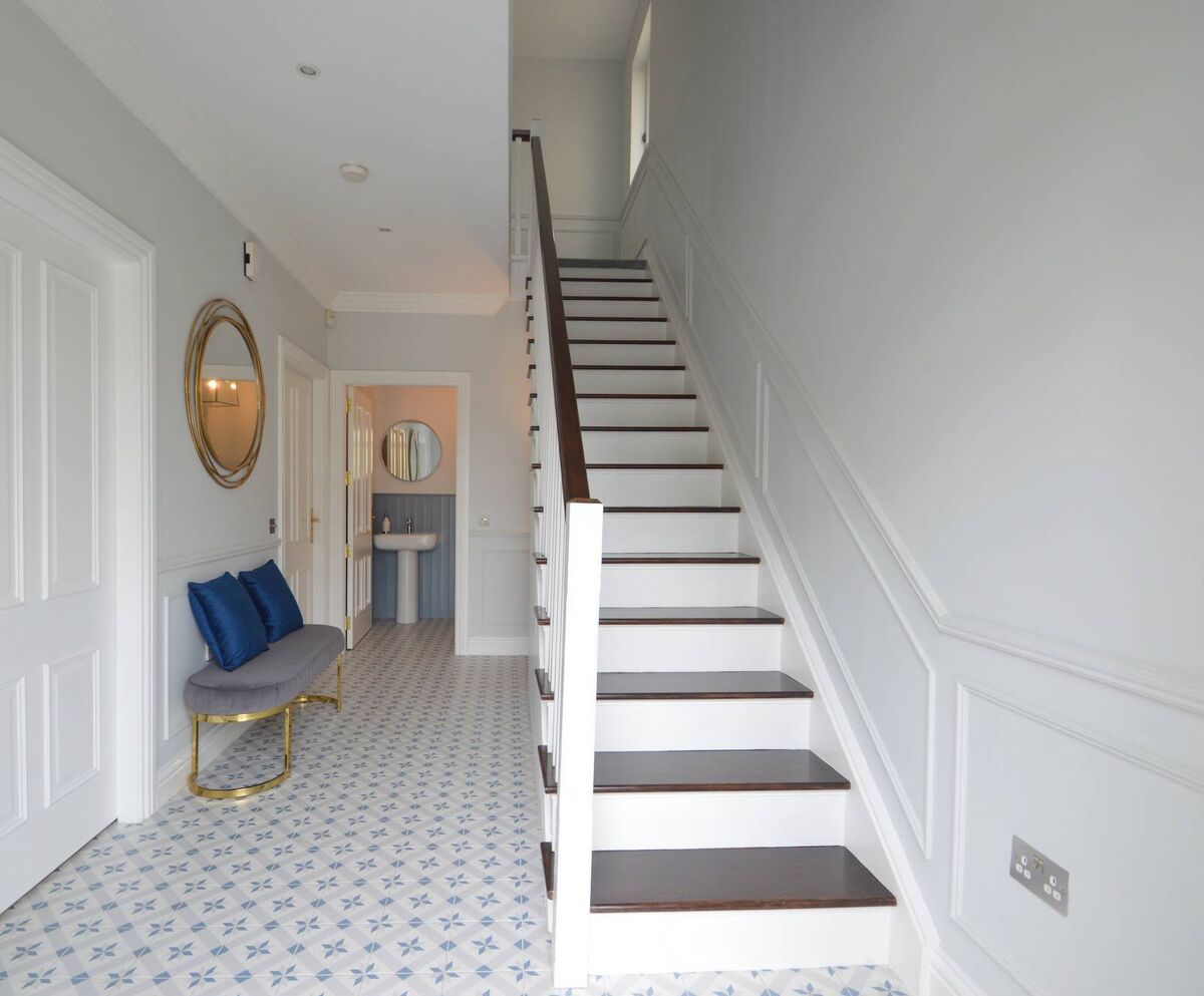 Crisp tiled hallway Crisp tiled hallway