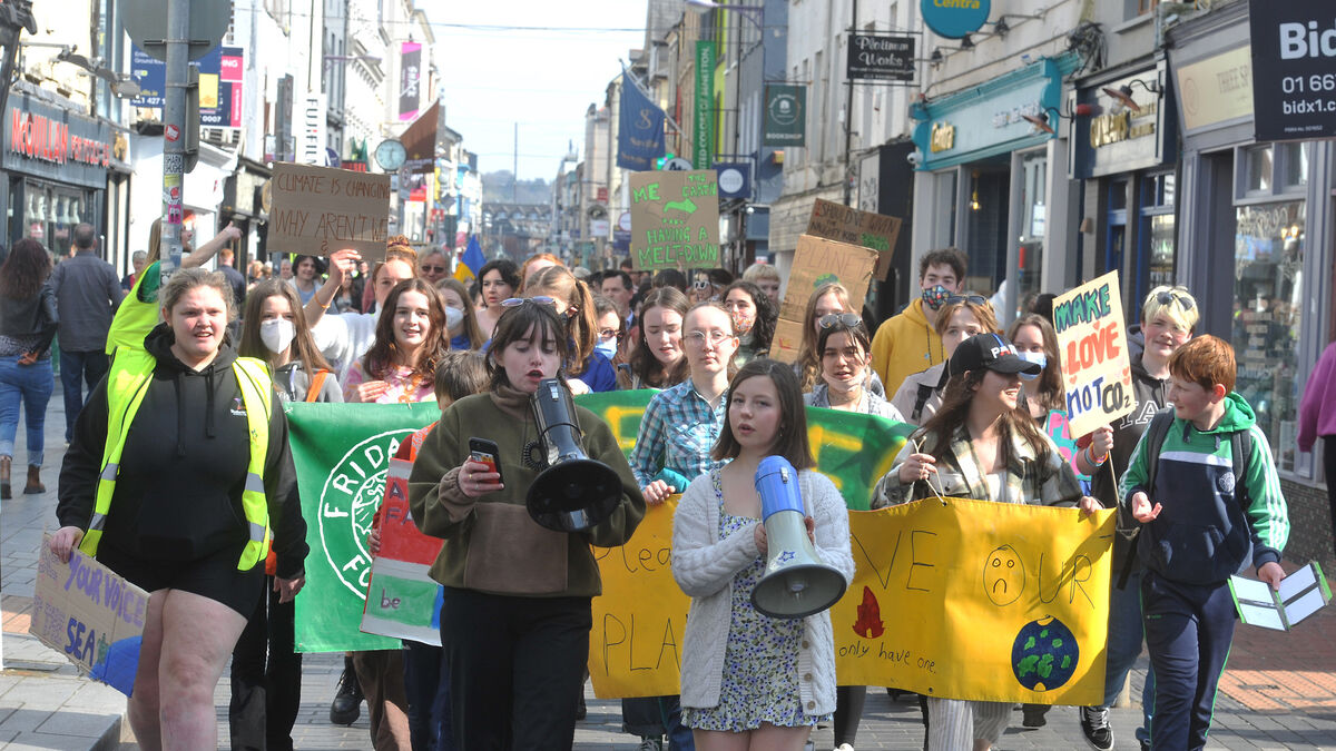 Mick Clifford: Weathering a lot of hot air on climate - Vimarsana News