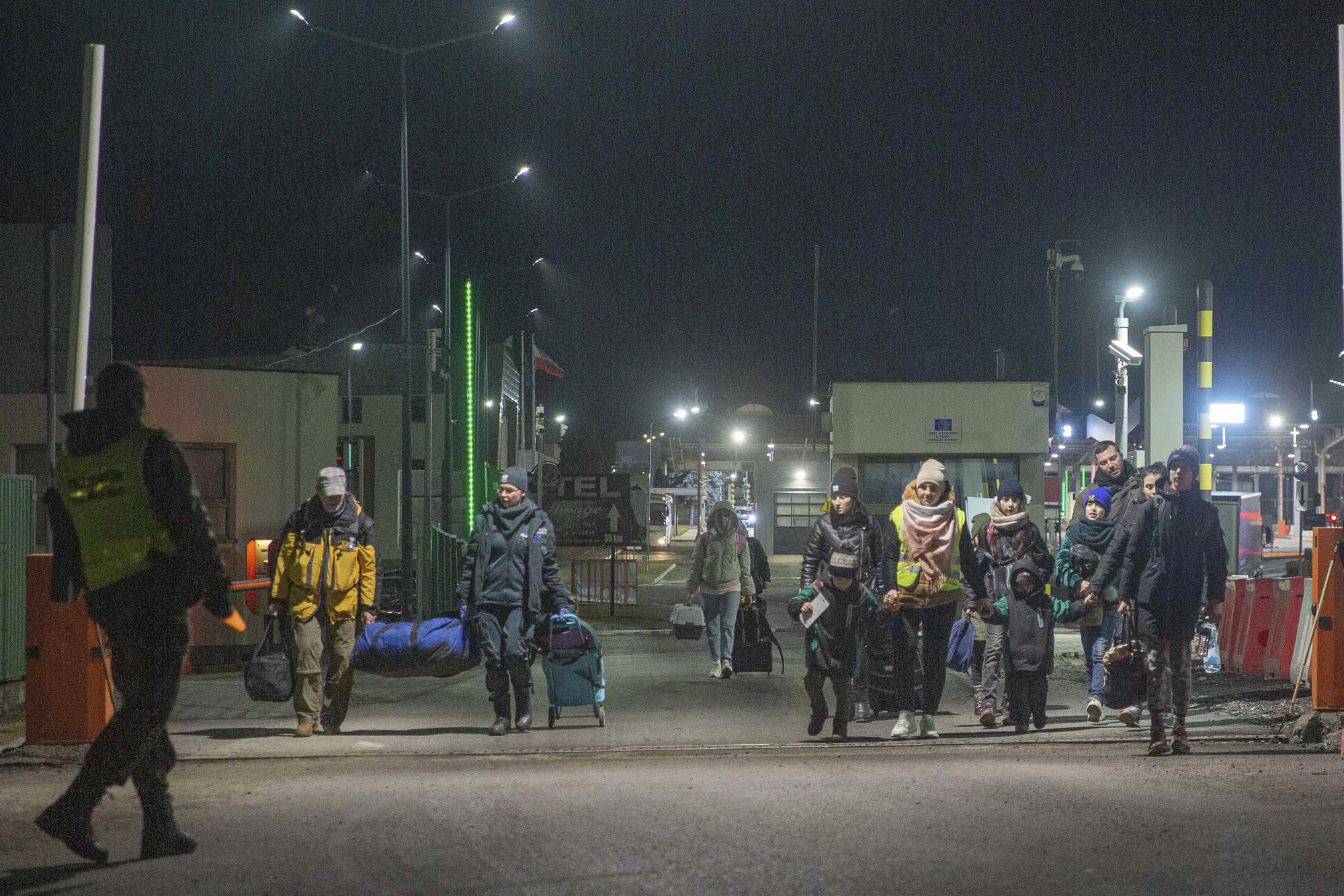 Taoiseach does not rule out paying people to house Ukrainian refugees 
