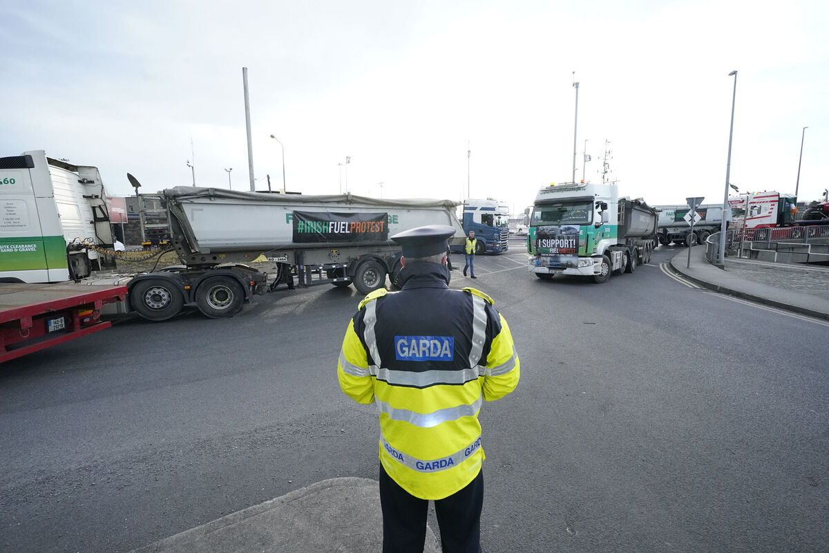 GardaĂ at the tauliers and truckers protest near to Dublin Port this morning. Picture: Niall Carson/PA Wire GardaĂ at the tauliers and truckers protest near to Dublin Port this morning. Picture: Niall Carson/PA Wire