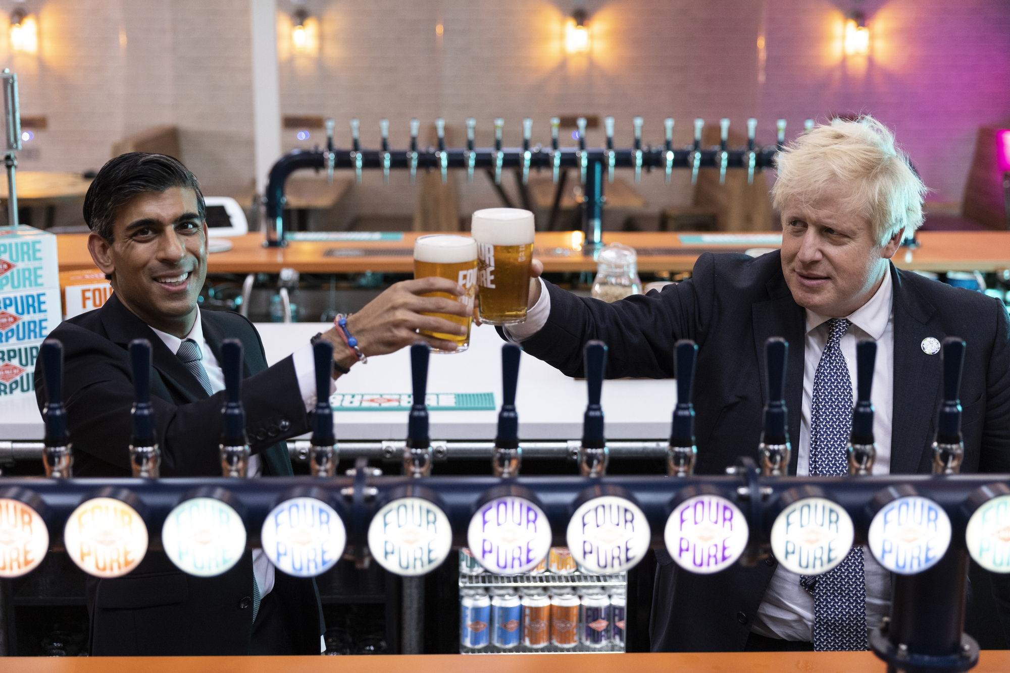 Boris Johnson, Carrie Johnson and Rishi Sunak to be fined over lockdown parties
