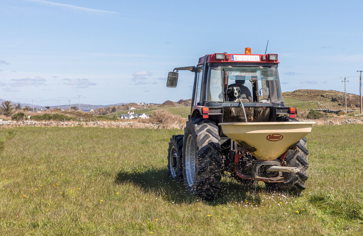 Liam Fitzgerald, a lecturer at Kildalton Agricultural College, stressed that it was critical that fertiliser spreaders are set up correctly this year. File photo: David Creedon