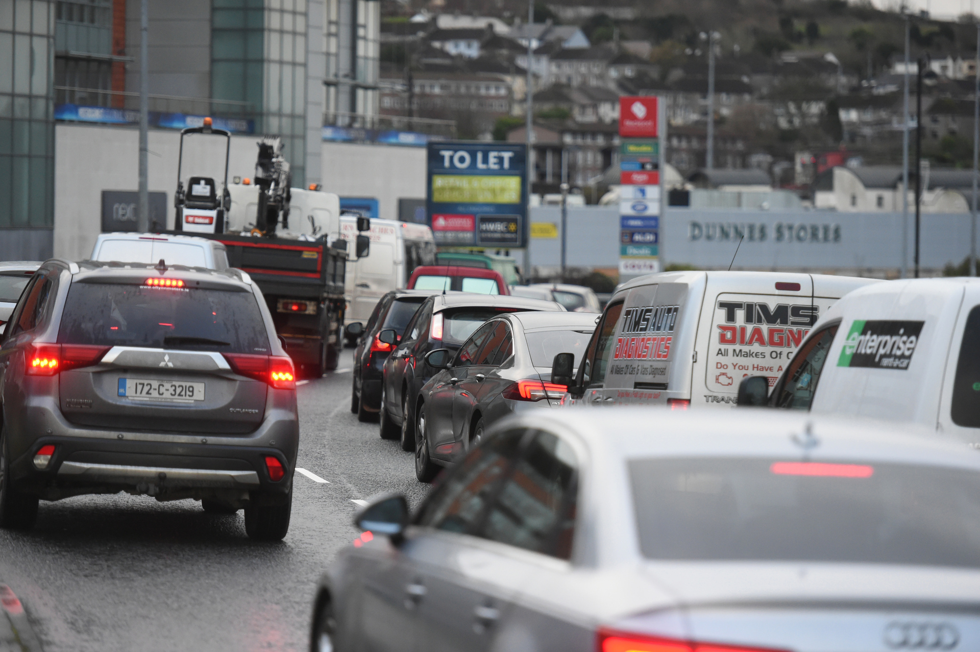 Climate watchdog calls for urgent reduction of fossil fuels